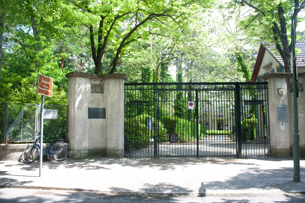 Entrance to the lakeside villa
