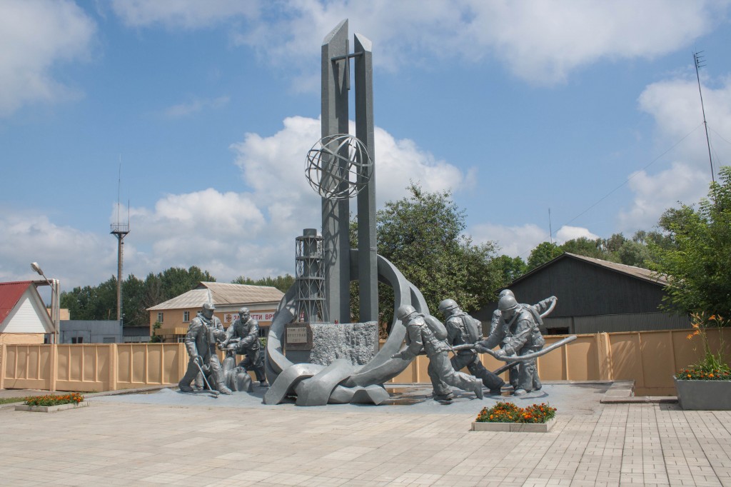 Memorial for the firefighters who died responding to the fire